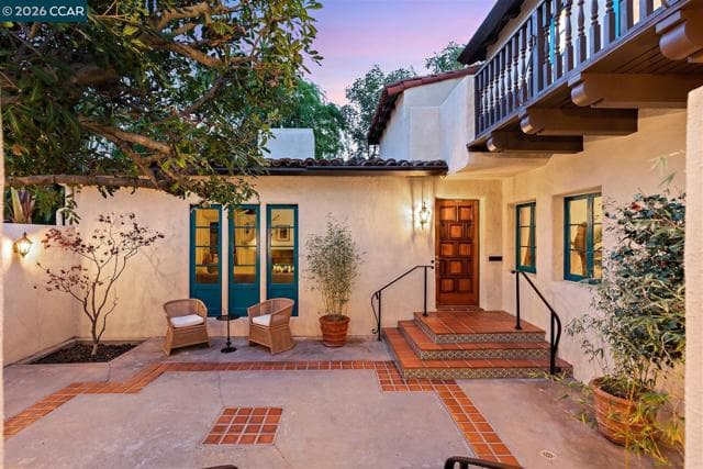 Glendale Spanish Colonial - Photo 2